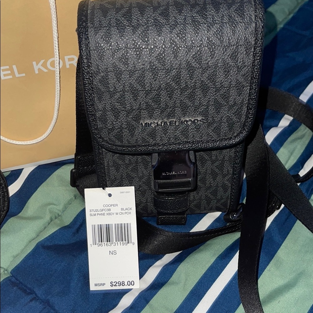 Michael Kors Black Belt Bag Set - Picture 5 of 10